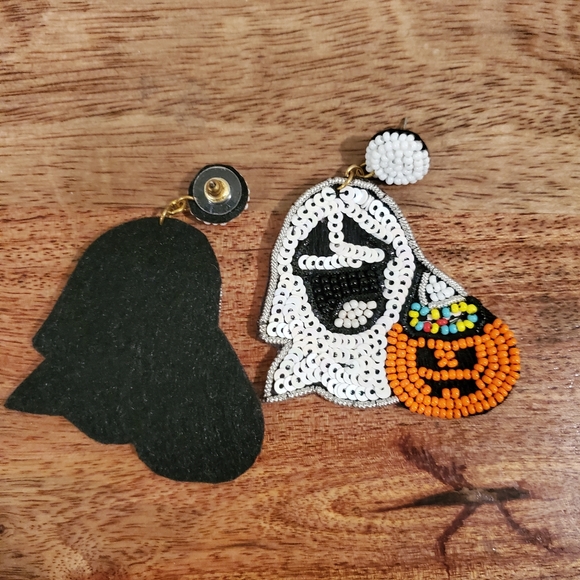 Halloween Beaded ghost earrings 👻 lightweight! - Picture 3 of 5